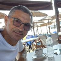 Man hing tot twee minuten uit raam van Ryanair-vliegtuig en vraagt compensatie: ‘Niet alleen e-mails over het omboeken van mijn vlucht’