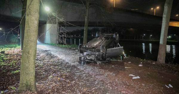 Openbaar ministerie beslist of bestuurder bizar talud-ongeval Nijmegen wordt vervolgd .