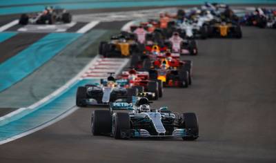 Bekijk hier hoe Bottas de leiding houdt bij de start van de GP van Abu Dhabi