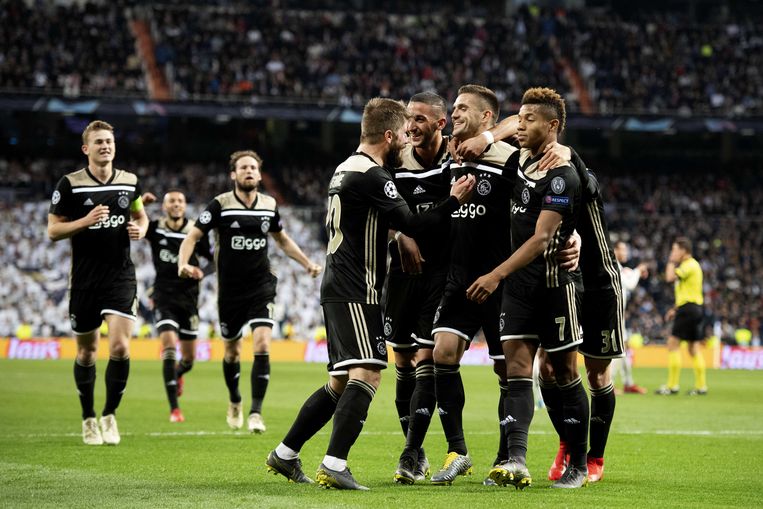 14! Ajax trakteert Real Madrid op historisch pak slaag en