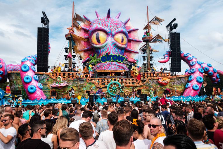 Elrow Town festival op Linkeroever.