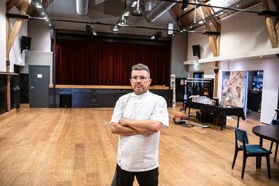 Waar is dat feestje...? In ieder geval niet in déze zalen