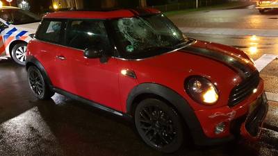 Fietser naar ziekenhuis na botsing met auto in Wageningen