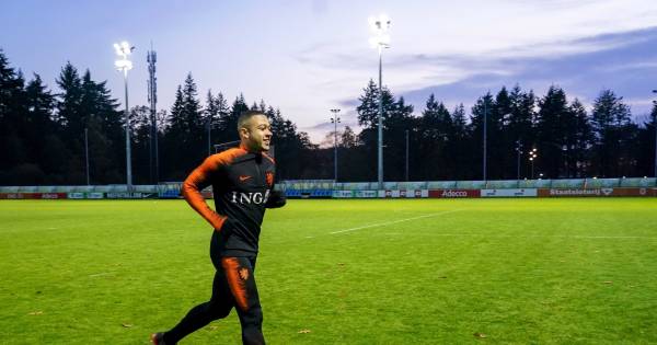 Oranje Traint Nog Zonder Wijnaldum En Depay Nederlands Voetbal Ad Nl