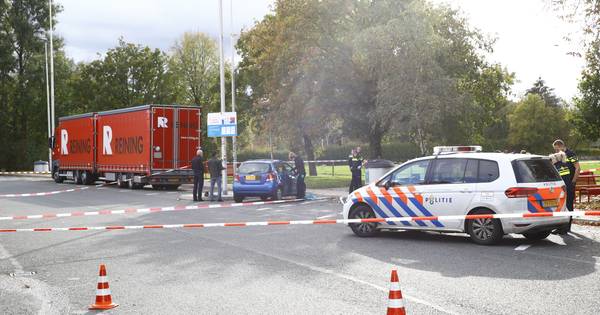 Dode in auto op parkeerplaats bij Heerde | Binnenland - Tubantia