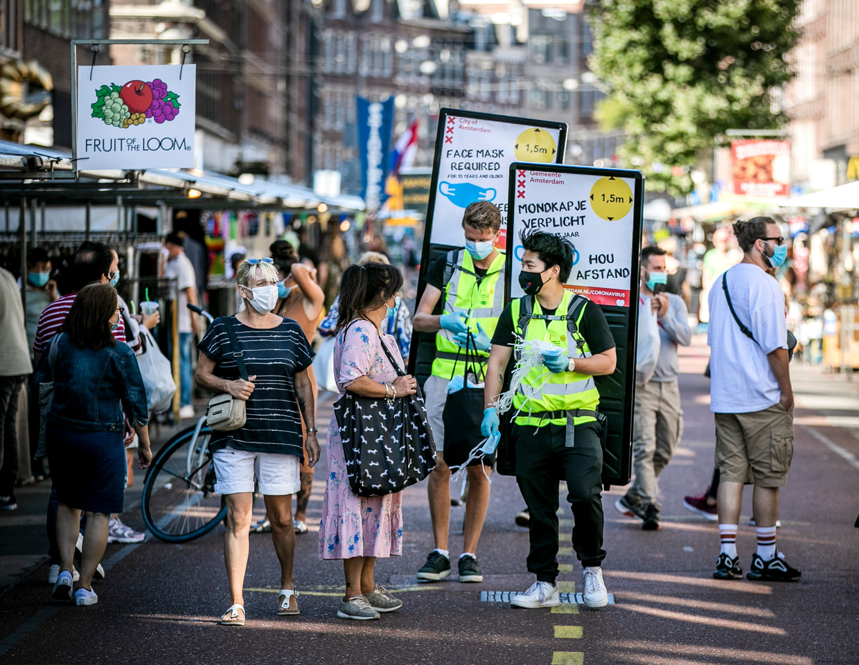 Mondkapjesplicht Vertoon Van Onmacht En Op De Valreep Toch Boetes Het Parool