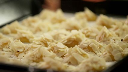 15. Amandelsoesjes met chocolade banketbakkersroom