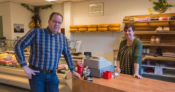 Nieuwe kruideniers in winkel Leenderstrijp