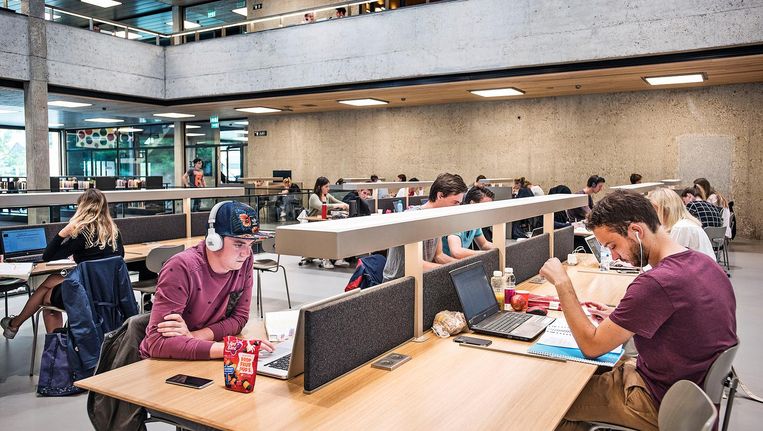 Erasmus Universiteit Haalt 25 Miljoen Op Voor Nieuw Vermogensfonds Bij Rijke Alumni De Volkskrant Erasmus students can get admission to europe joint master degree (emjmd) & ph.d. erasmus universiteit haalt 25 miljoen