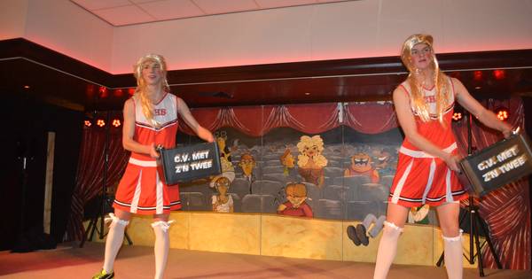 De Nachtgravers sterk in neerzetten van typetjes | Oss eo - BD.nl