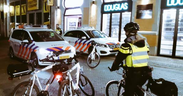 Bij een steekincident is vannacht 1 persoon gewond geraakt.