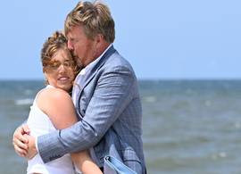 Dít zijn de mooiste foto’s op het strand van de koninklijke familie