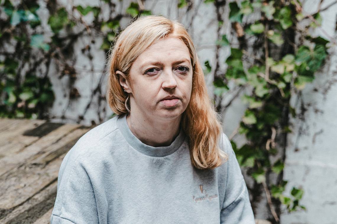 ‘Ik wil weer normaal naar de winkel kunnen. Ik denk er aan om het dorp te verlaten, misschien zelfs het land’: na levenslang voor haar ex