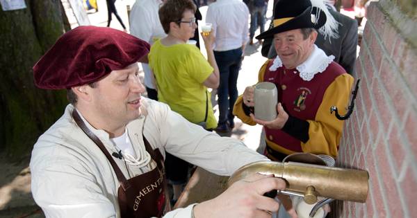 Esch kiest afscheidscadeau op Bierpompfeest | Meierij - BD.nl
