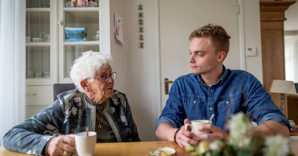 Bertha (87) uit Den Ham zag oorlogspiloot neerstorten: 'Al die vlammen, verschrikkelijk' - Tubantia