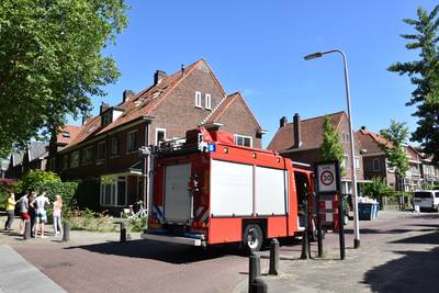 Omstanders blussen woningbrand in Nijmegen, bewoners merken niets