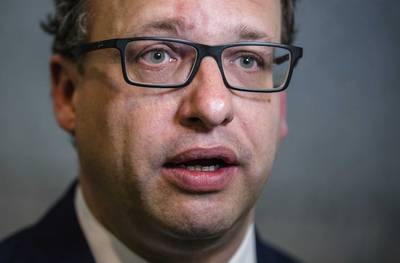 Minister Koolmees krijgt pensioeneisen bonden