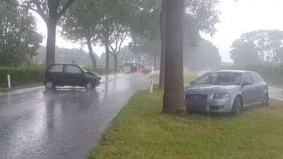 Twee keer geluk bij een ongeluk: verkeersongeval en blikseminslag in Groesbeek