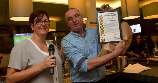Henk van Krieken krijgt Kanjer van Hoef-prijs in Loosbroek