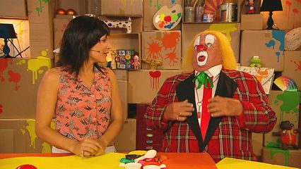 3. Bassie - ventje maken uit ballonnen en jongleerbal