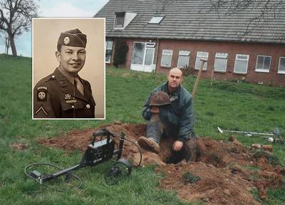 Felix uit Hernen herenigt dochter Amerikaanse bevrijder met helm vader