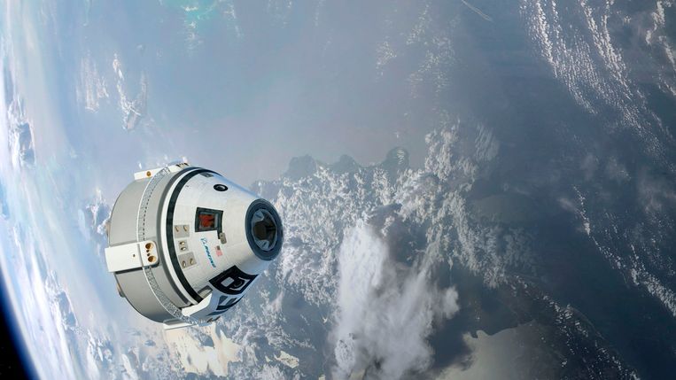 De CST-100 Starliner moet in de loop van volgend jaar mensen naar de ruimte brengen. De laatste keer dat de Verenigde Staten een bemande vlucht uitvoerden, was in juli 2011, bij de laatste spaceshuttlemissie. Sindsdien zijn de Amerikanen afhankelijk van de Russen. 