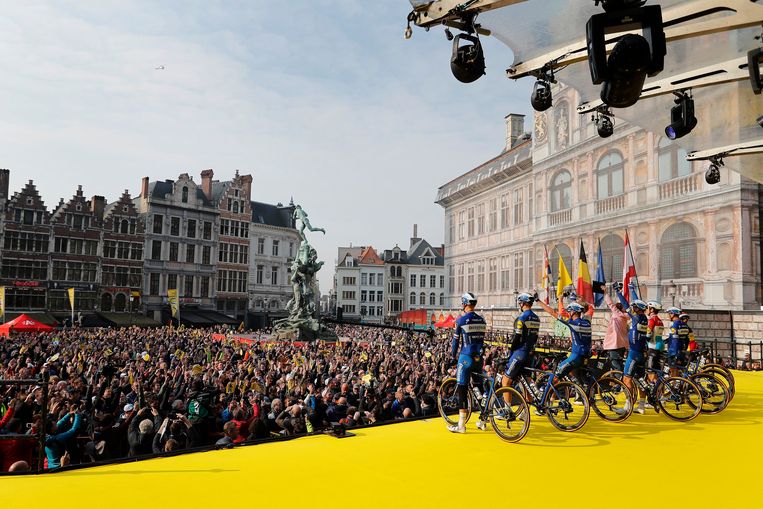 IN BEELD. Ambiance in Antwerpen de mooiste foto’s van vóór de Ronde