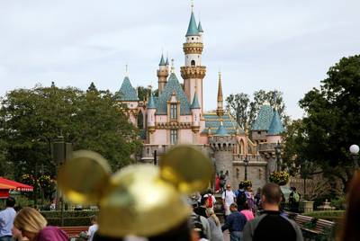 Disneyland omgevormd tot supersite voor massale vaccinatie
