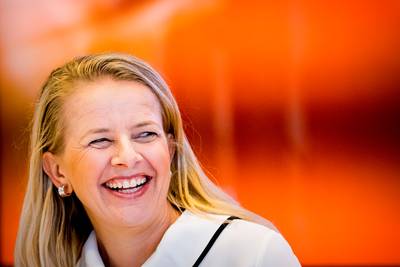 Koningin Elizabeth nodigt prinses Mabel uit voor staatsbanket