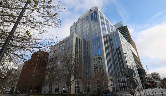 Franse medewerker van Euroclear nam 155 vluchten naar Rusland: ‘We hebben ons altijd afgevraagd of hij een dubbelspion is’