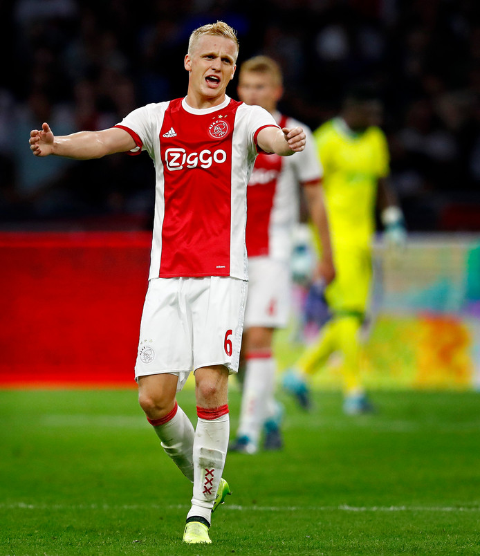 Van de Beek: Ook met deze selectie moeten we winnen van ...