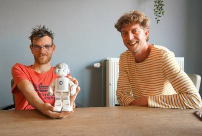 Experiment bij ’s Heeren Loo: zelfstandig wonen met menselijke zorgrobot uit Elst