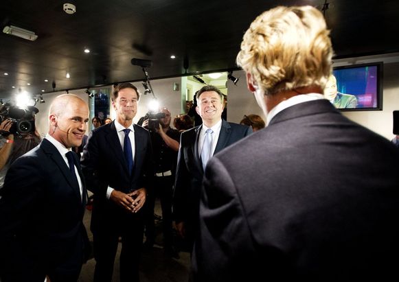 Rutte: 'Wilders speelt spelletjes met banen' | TROUW