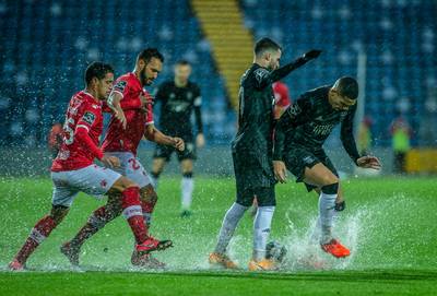 Le match de Vertonghen et Benfica arrêté à la 7e minute à cause d'une pluie violente