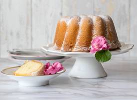 Met deze truc komt je paascake makkelijk uit de vorm