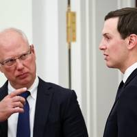 Zelensky waarschuwt voor geheime Amerikaans-Russische deals van 10 biljoen euro zonder Oekraïne