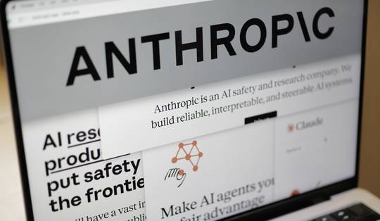 Conflict met Pentagon boost populariteit van AI-bedrijf Anthropic: ‘Recordaantal gebruikers voor app Claude’