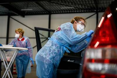 Tachtig testen in een ochtend, zo werkt het in de test drive-in in Goor