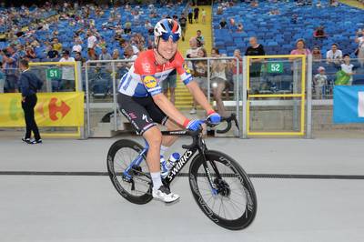 Eerste zege Jakobsen in kampioenstrui afgepakt