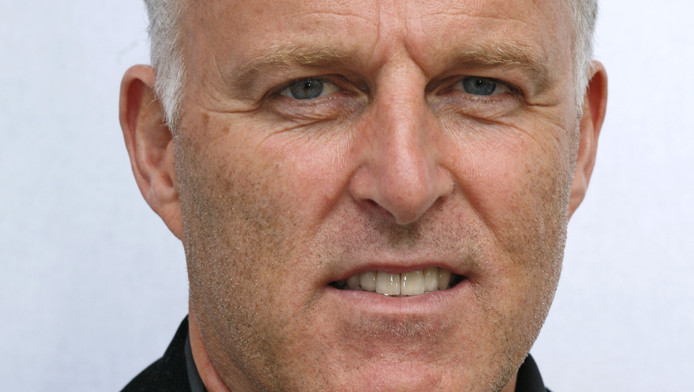 Recensent Peter R. de Vries: Heineken-film lachwekkend ...