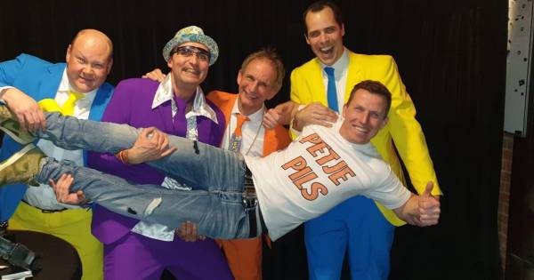 Carnavalsrelletje: welke liedje was er het eerst? 'Drinken, drinken, drinken' of 'Zuipen, zuipen zui