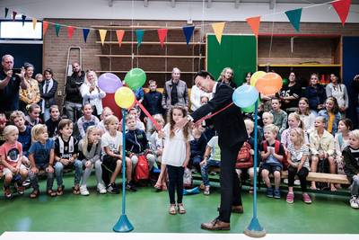 Ds Jonkersschool in Lathum begint schooljaar met een vloer waarop je springend kunt leren