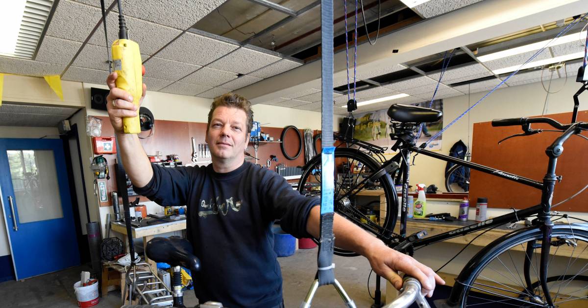 Vrijwilligers Dolblij Met Nieuwe Tillift Voor Fietsen Woerden Ad Nl