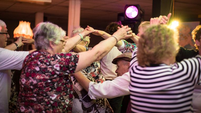 Verbazingwekkend Het kan: dansen bij bejaarden thuis | Het Parool CJ-29
