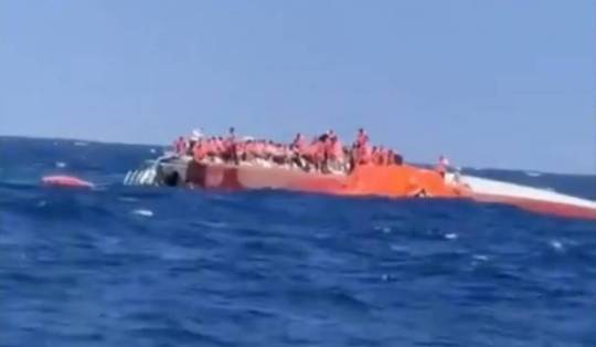 Zeker 8 doden nadat ferry met 267 opvarenden kapseist en zinkt voor kust van Noord-Cyprus, zoektocht naar vermisten duurt voort