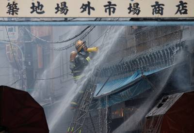 Hevige brand op 's werelds grootste vismarkt in Tokio