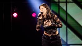 Noëlle wil van zingen haar leven maken. Is dit het begin?