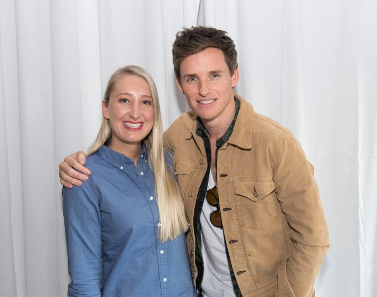 Our reporter with Eddie Redmayne during an earlier interview, before the corona crisis. 