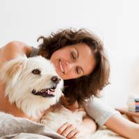 Zo herken je het als je hond niet wil knuffelen