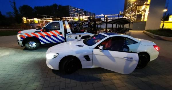 Politie neemt vrijstaande woning, 600.000 euro, vuurwapens en luxe goederen in beslag in Vlaardingen .